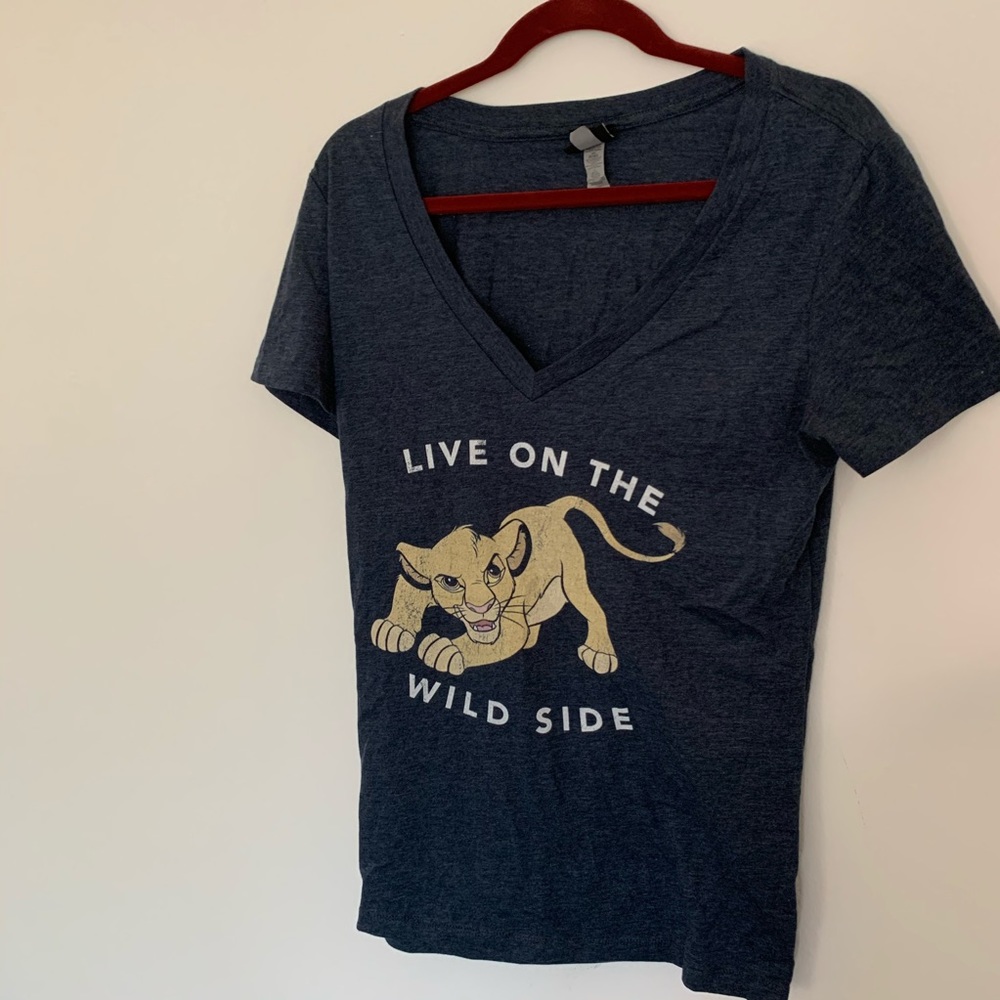 Lion king V neck tee